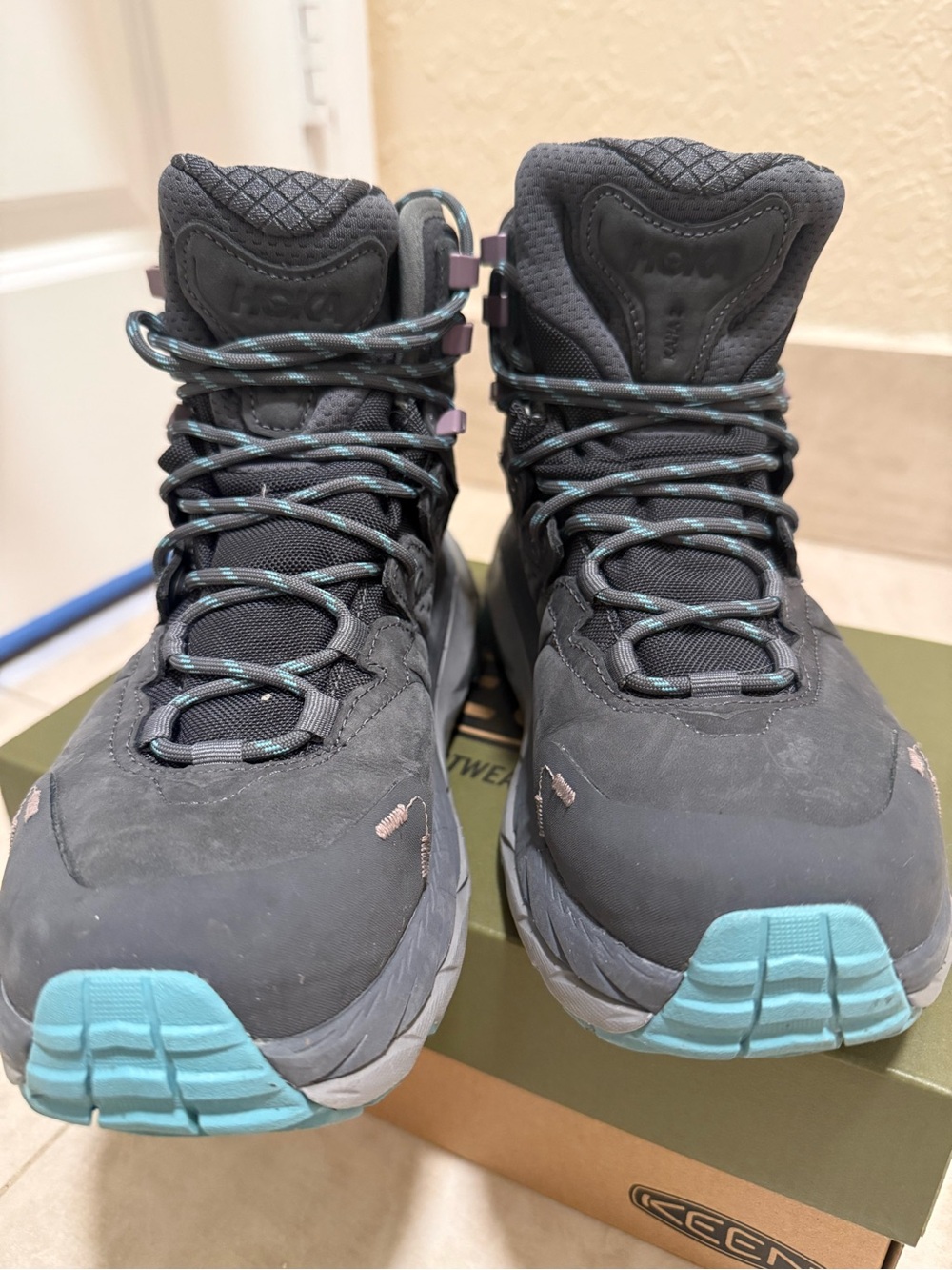 Kaha 2 GTX hiking boots - like new used once.